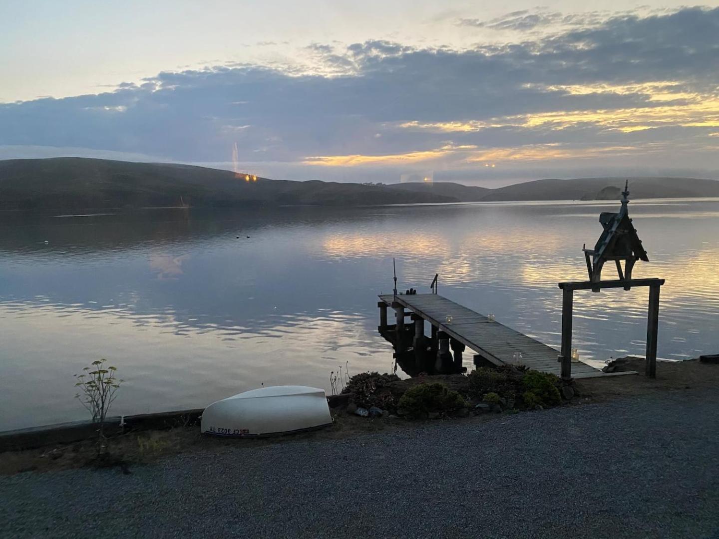 ホテル Carriage House Waterfront On Tomales Bay With Dock Marshall エクステリア 写真